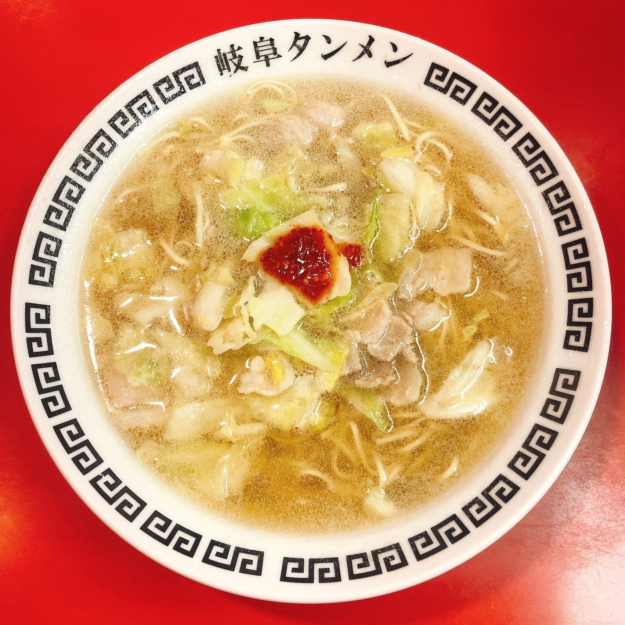 毎日ラーメン社会人 今日のラーメン 岐阜県 岐阜タンメン 岐阜タンメン780円 白菜と豚肉のミルフィーユ鍋の味がする 何度食べてもおいしい味 絶対替え玉しちゃうし 卓上の酢もやしが止まらない 91点 毎日ラーメン生活 T Co Ulesj5uom4