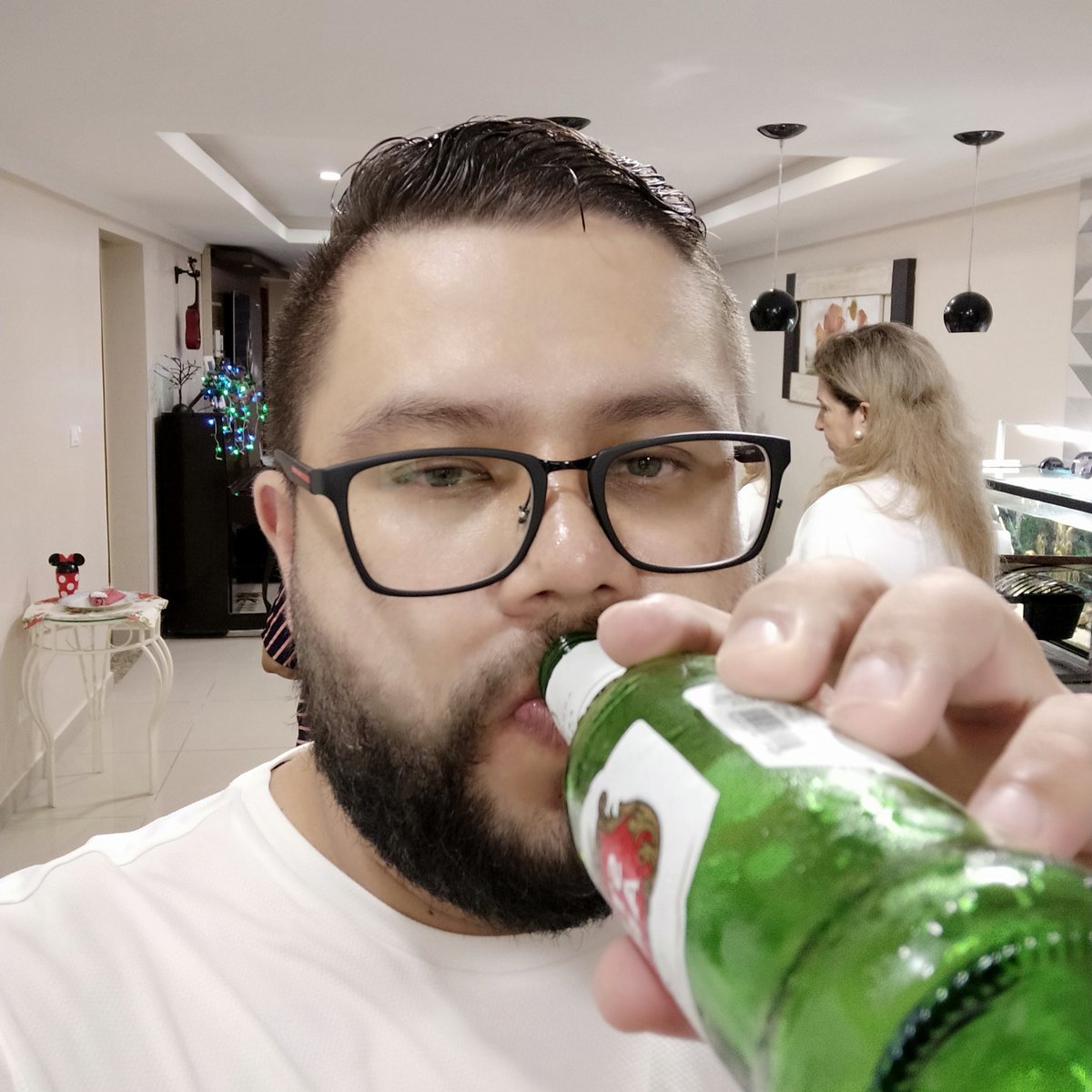 rodringo's tweet photo. 🥂 https://t.co/C5oIMJfqQ4