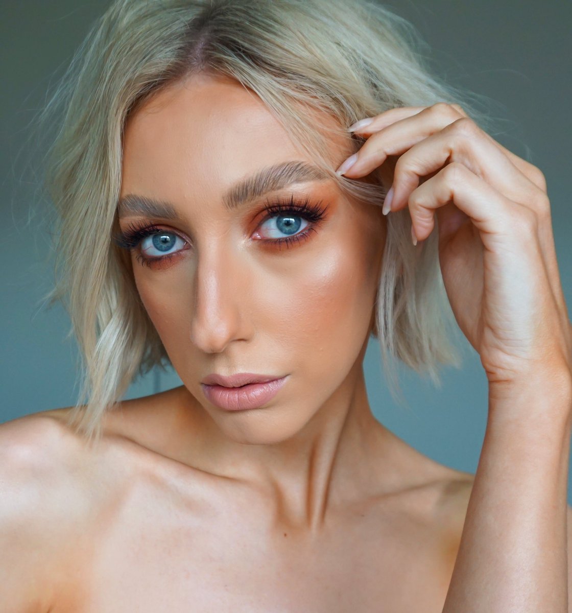 Chloe tweet media