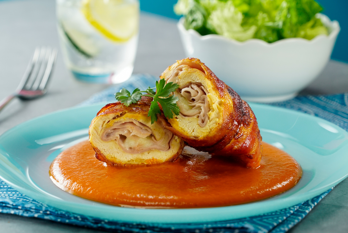 ¡Estas pechugas RELLENAS con TOCINO se convertirán en las consentidas de tu familia!
Receta: bit.ly/2WkghBE