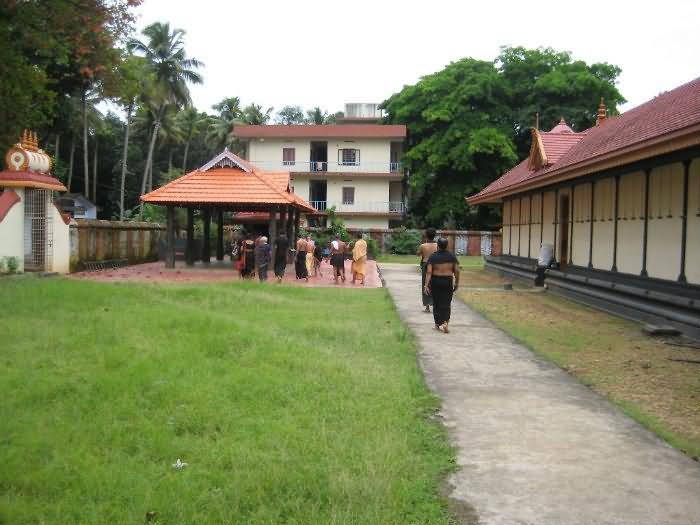 Water from the Saptha Nadhis.He was waiting there to worship Sree Rama who was coming that way on his way to Ayodhya. But Gauna couldn't worship Sree Rama as he was surrounded by Vanaras. In anger, he threw away his Kamandalu, and the water which flowed down formed 