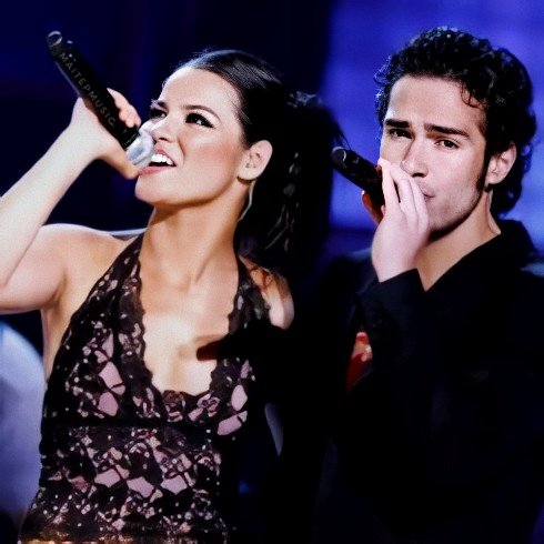 MaitePMusic's tweet photo. 🎤🖤 @maiteperroni @ponchohd no me importa lo que piensen los demás tú eres toda mi verdad, no me importa quién estuvo antes de mi 🎶
https://t.co/um3fmxDRHq https://t.co/aVZYCXg2ez