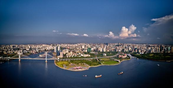 CommerceExpo's tweet photo. China's Hainan Province plans to build itself into an international tourism consumption center in the next five years. https://t.co/tswTnJueXh