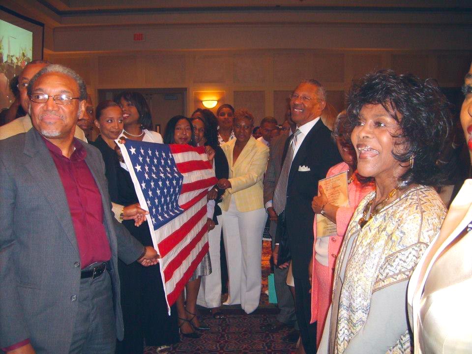 0tw100's tweet photo. #RestInPeace @IAmCicelyTyson. I remember meeting the icon and beloved actress herself #CicelyTyson here in #HoustonTX at an @_TWEF Event held by @Deavra Daughtry. Also, at the event included Rev. William Lawson, @MelanieLawson13, Mr. &amp; Mrs. Jodie Jiles. You will be missed. 🙏🏼💔🥲 https://t.co/KHzAbjXpNi