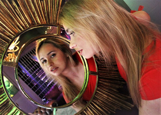 By @RedHeavenMedia1 #portrait #portraitphotography #reddress #Blondie #Milf https://t.co/wLXb35MpWP<a class="tags" href="/tag/redheavenmedia1">@redheavenmedia1</a><a href="/tag/portrait"class="tags">#portrait</a><a href="/tag/portraitphotography"class="tags">#portraitphotography</a><a href="/tag/blondie"class="tags"><span>#blondie</span></a><a href="/tag/reddress"class="tags"><span>#reddress</span></a><a href="/tag/milf"class="tags"><span>#milf</span></a>