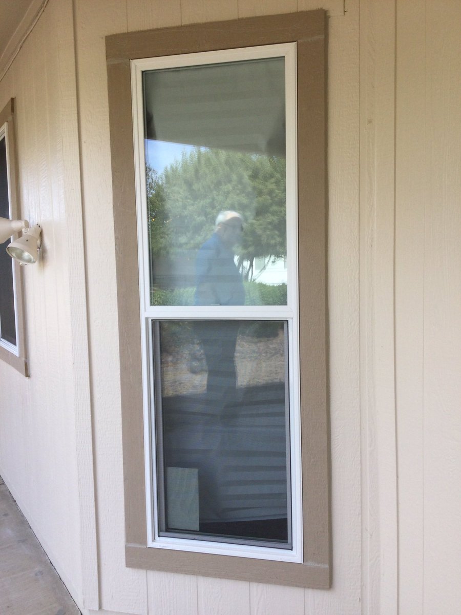 beaveralison1's tweet photo. The sun shining on another install today in #SunCityWestAZ  #Simonton 6200 Thank you Phil! Store #424style @MarianCortes64 @teamlindquist https://t.co/xi1Y3ga6pO