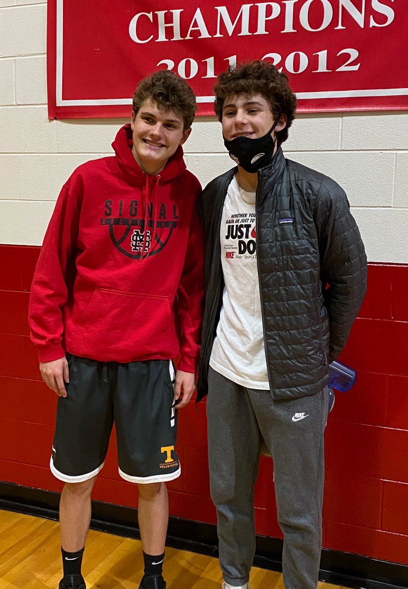 SMMHSEagles's tweet photo. #HSVarsity #FinalReport Congrats to @SignalHoops who scored a 43-25 Win over Whitwell tonight! β€π #SMMHSsoars
π¦
Senior Braeden Wolfard led with 18 points.
π Happy Birthday to Eagles Ben Timblin and Luke Matukewicz! https://t.co/fMlBZZwtKk