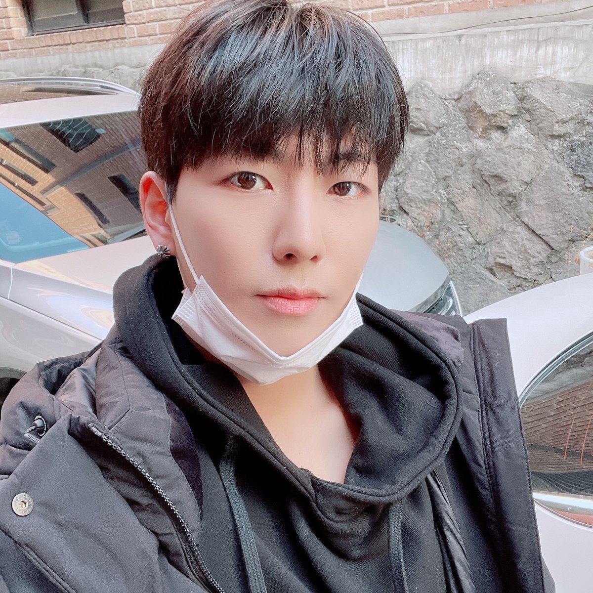 TenX_KR's tweet photo. 오늘부터 한국은 조금씩 추워진다네요 ㅠㅠㅠ 감기조심하구 밖에는 돌아다니지말기 ㅎㅎ

TenX_KR #TEN_X #텐엑스 #テンエックス #유케이 #uk #ユーケー @real_wook98 https://t.co/RFVojTDKvb