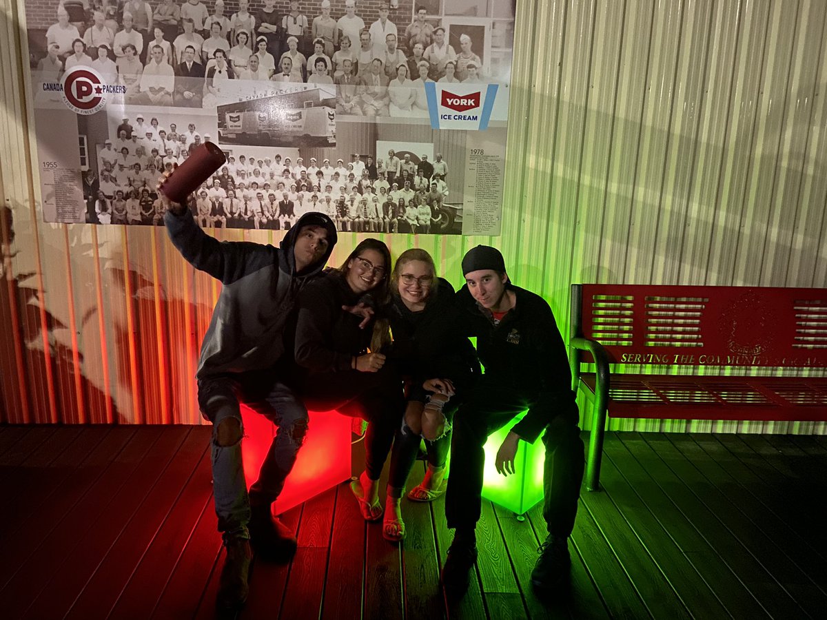 Late night walks with good people is the best kind of therapy <a href="/NickAPal/">Nick Pal</a> <a href="/reedl_l/">Reed Leslie</a> <a href="/stefflerkia/">Kia Steffler</a>