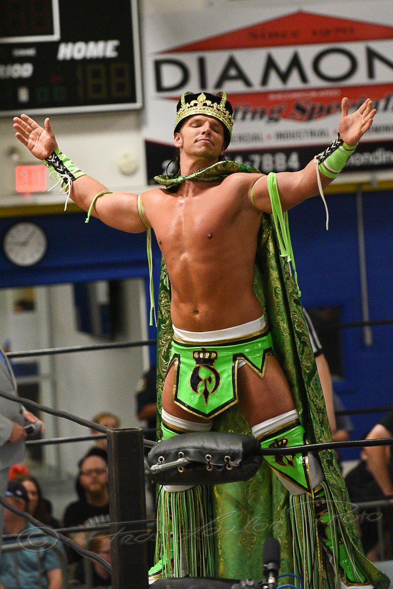 AnthonyArmy's tweet photo. pre-covid.
better days.
.
📸#franlawler
.
@newwrestling1 #briananthony #briananthonywrestling #indywrestling #wrestling #kingbrian #kingbriananthony #armyofone @VitosCasino https://t.co/B0LifyZLZV