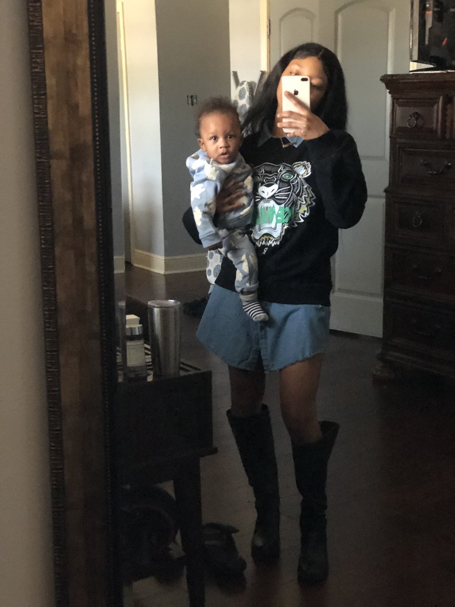 ixs0n's tweet photo. that other nigga gon leave u hanging but mami gon be here 🤞🏾💕 #yourprotector https://t.co/mEQ1aps60O