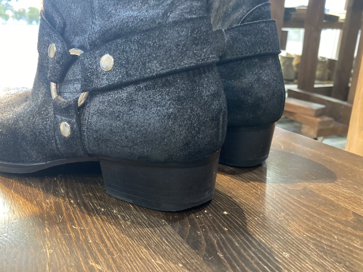 createscrea's tweet photo. 【リングブーツのリソール】セメント製法→マッケイ製法 https://t.co/WnSiyVFouk @createscrea #shoerepair #bootsrepair #bootscustom #handcraft #sliveraccessory #leathercraft  #keycopy #シューリペア #ブーツリペア #ブーツカスタム #ハンドクラフト #シルバー #レザークラフト #合鍵 https://t.co/dnFXh0gxp5