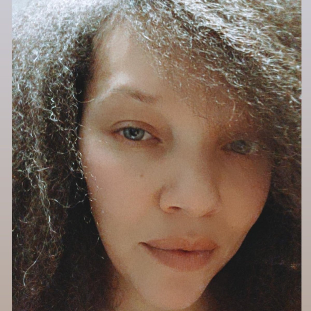 Rounda's tweet image. If y'all was wondering what i look like🤷‍♀️🙃😉