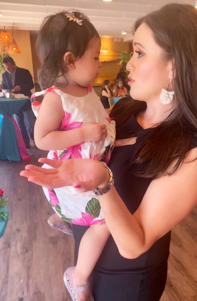 AnayeliNews's tweet photo. Happy birthday to the sassiest little girl I know! Youโre always the life of the party Ellie! Love you guys and miss you so much! ๐ @MarisolKZTV #3goingon23 #shesthecutest https://t.co/AnGNv23lli