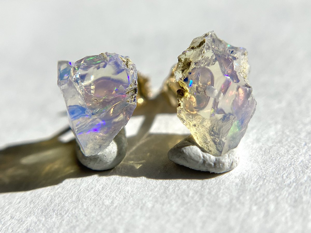 TrozoShop's tweet image. オパール撮影中！

イヤーカフ4点、ピアス1点

イヤーカフはオパールが揺れちゃうんですよ🥺

可愛い過ぎませんか？