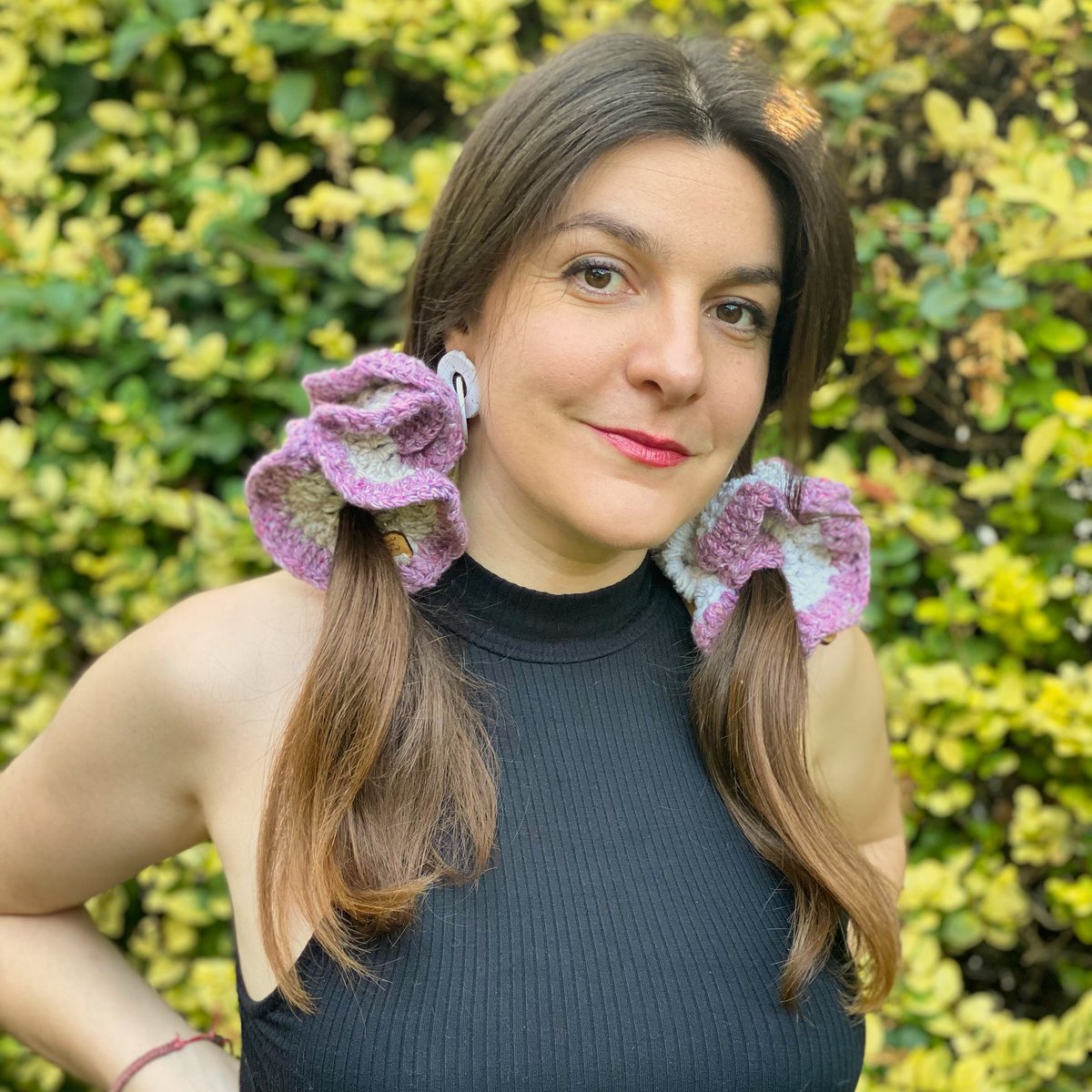 modaenverdeUK's tweet photo. ✨MAXI SCRUNCHIE✨
#CROWDFUNDINGCAMPAIGN REWARD 
For a £14 donation, you will receive a beautiful maxi scrunchie made with 💚 by Coni. 
 #crowdfunderuk #funding #handknitted #crochet #madewithlove #donate #recycledmaterials #textilewaste #recycledyarn #maxiscrunchie https://t.co/HJi5TzlEYR