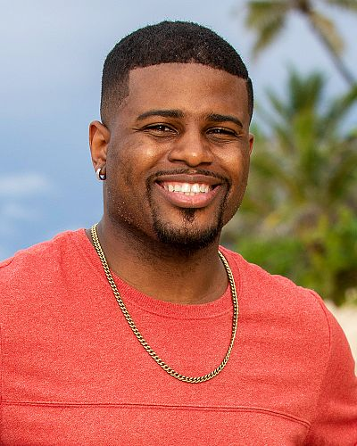 BestSurvivorFan's tweet photo. David vs Goliath-

Should- I can see many many people returning from this season but I have a super soft spot for Davie. 
Shouldn't- He ended up doing a nice job on the jury but he's rich and already got a lot out of a single season experience so yet another Mike joins the list. https://t.co/X765ywTHYn