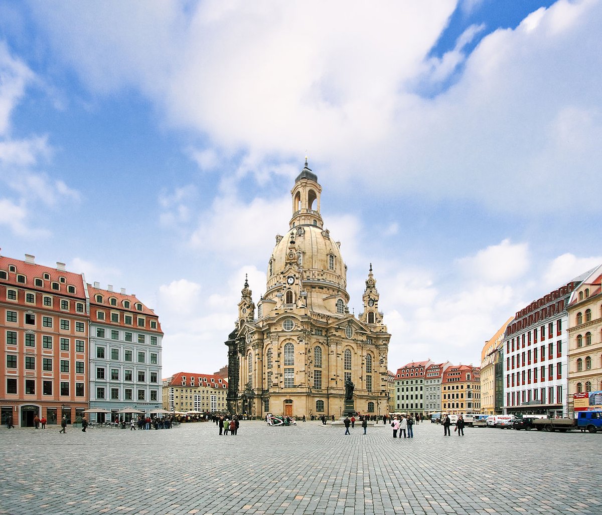 With its capital in Dresden, the state had an area of 14,993 km sq and a population of 2,556,000 in 1871. This Lutheran state was ruled by a Catholic monarchy. This was because until 1763, the Electors were also Kings of Poland and Lithuania.