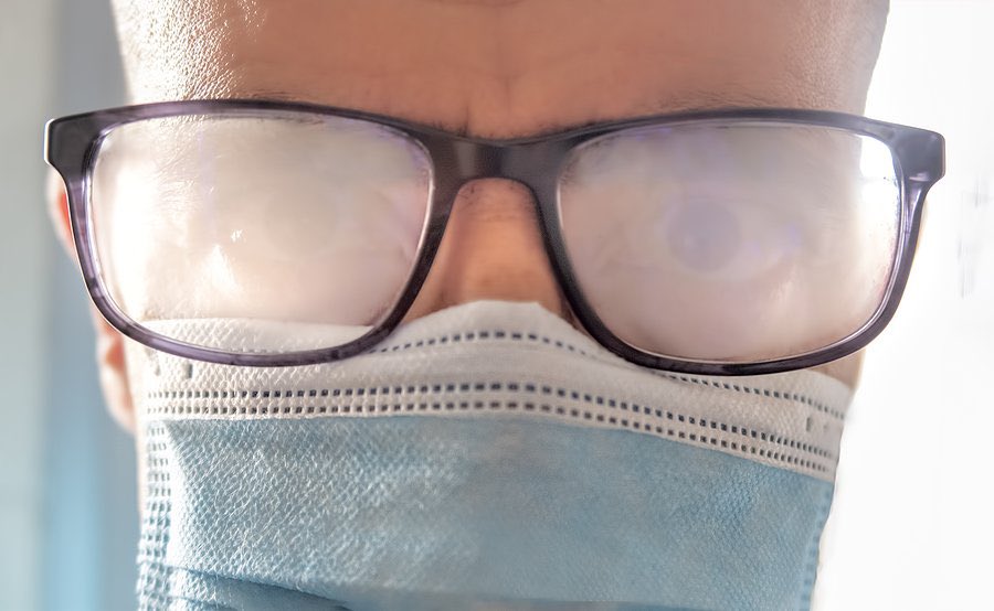 saraogiravi's tweet photo. Prioritize vaccination for people who wear glasses. #GlassFog https://t.co/QfPkV0aJDV