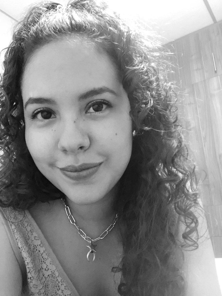Andrea Valeria tweet media