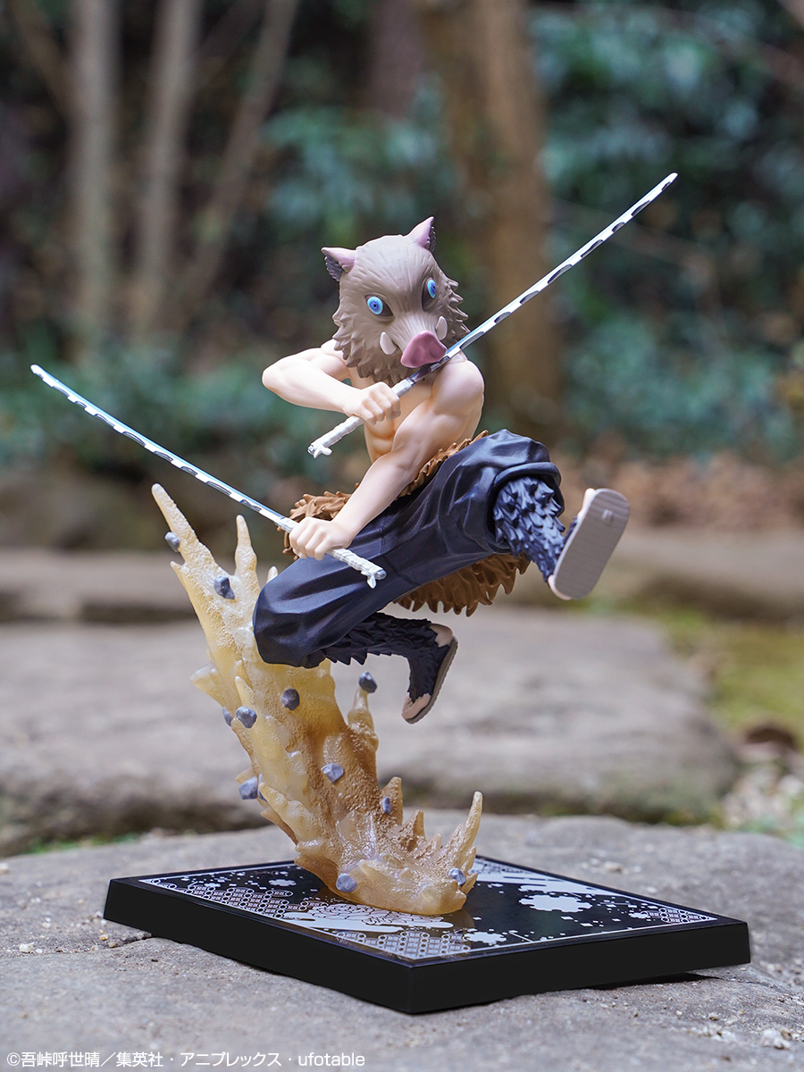 一番くじ Bandai Spirits 2月6日 土 より順次発売予定 一番くじ 鬼滅の刃 肆 誰よりも強靭な刃となれ D賞 嘴平伊之助フィギュア ジャンプした瞬間をとらえた躍動感あるフィギュアです 頭部は猪頭と素顔を付け替えられる仕様となっています