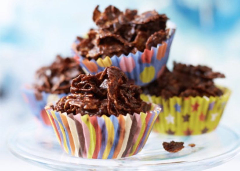 NansenSchool's tweet photo. EYFS Lets make Rice Krispie Cakes.
Step 1- Melt 100g milk chocolate.
Step 2- Mix the melted chocolate with 40g Rice Krispies. Step 3- Spoon the mixture into fairy cake cases. Step 4- Decorate with sprinkles, marshmallows or mini eggs. #EYFS #homeschooling #WeLoveToCook #Yummy https://t.co/SPLlywpzPF
