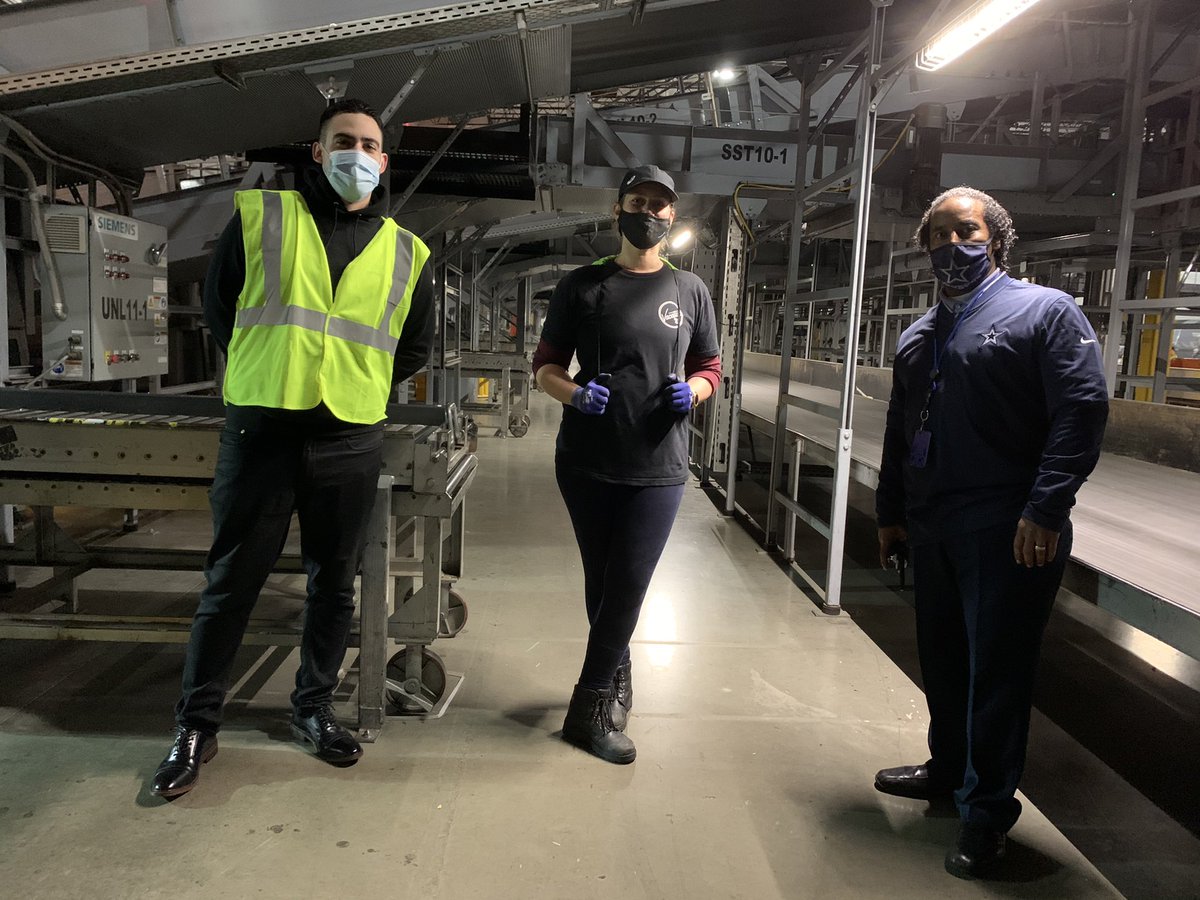 WahcaSafetyTeam's tweet photo. We were busy celebrating ITP validations 🙌🏼 Amanda, Kevin, Nathan, &amp; Jake 🙌🏼 @jrindafernshaw @BlanchardLyle @JStanton1907 @UPSers @will_tweetz @audreyvb3 @OntAMRamp @MichalMielewcz1 @hrbobbyups @SouthCalUPSers #WahcaNightSort #Safety https://t.co/7y9gUQf0Tn