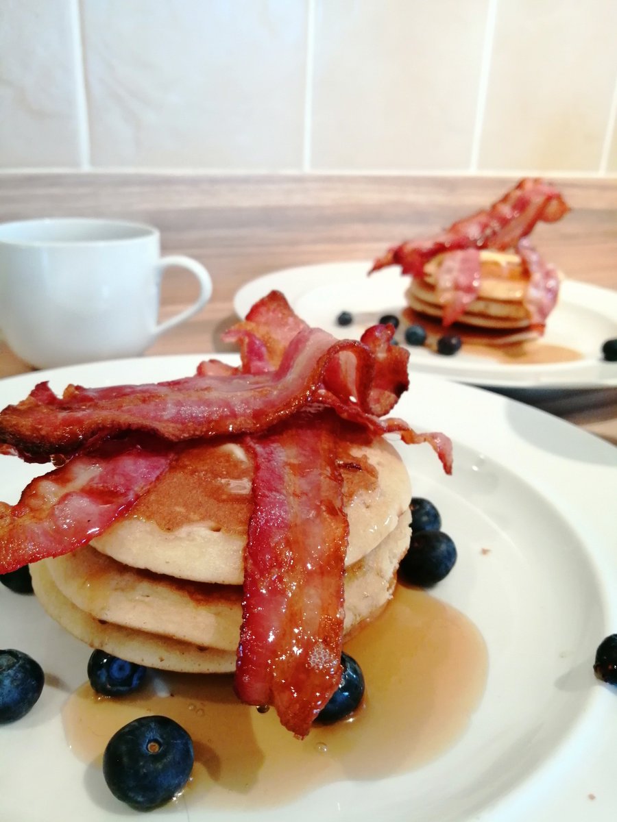 Why not it's Friday!
Some pancakes with a good amount of coffee, before sending out the last of this week's deliveries. ☕😁