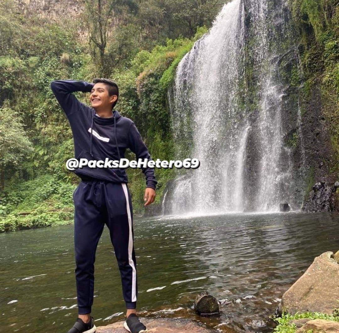PacksDeHetero69's tweet photo. Hetero engañado, 18 años recién cumplidos hay fotos y videos muy ricos, vergón 🔥

🔥🤤🔥 https://t.co/YuL3d2fWZV
