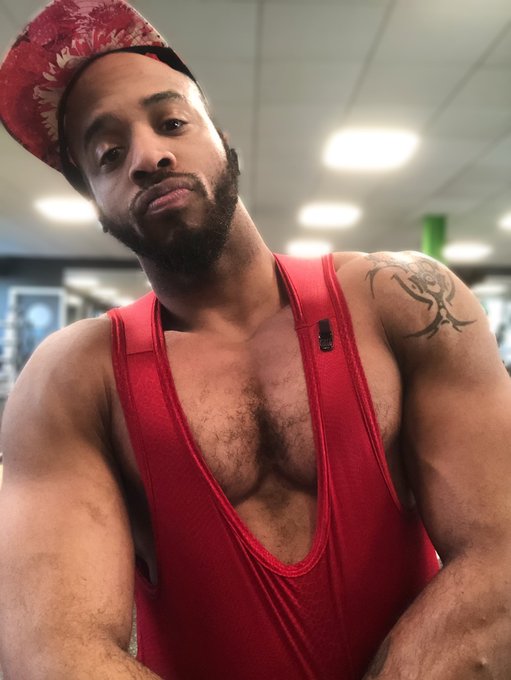 Happy Friday peeps. I hope everyone is staying safe, fit and healthy.

Who wants to jizz over my titties