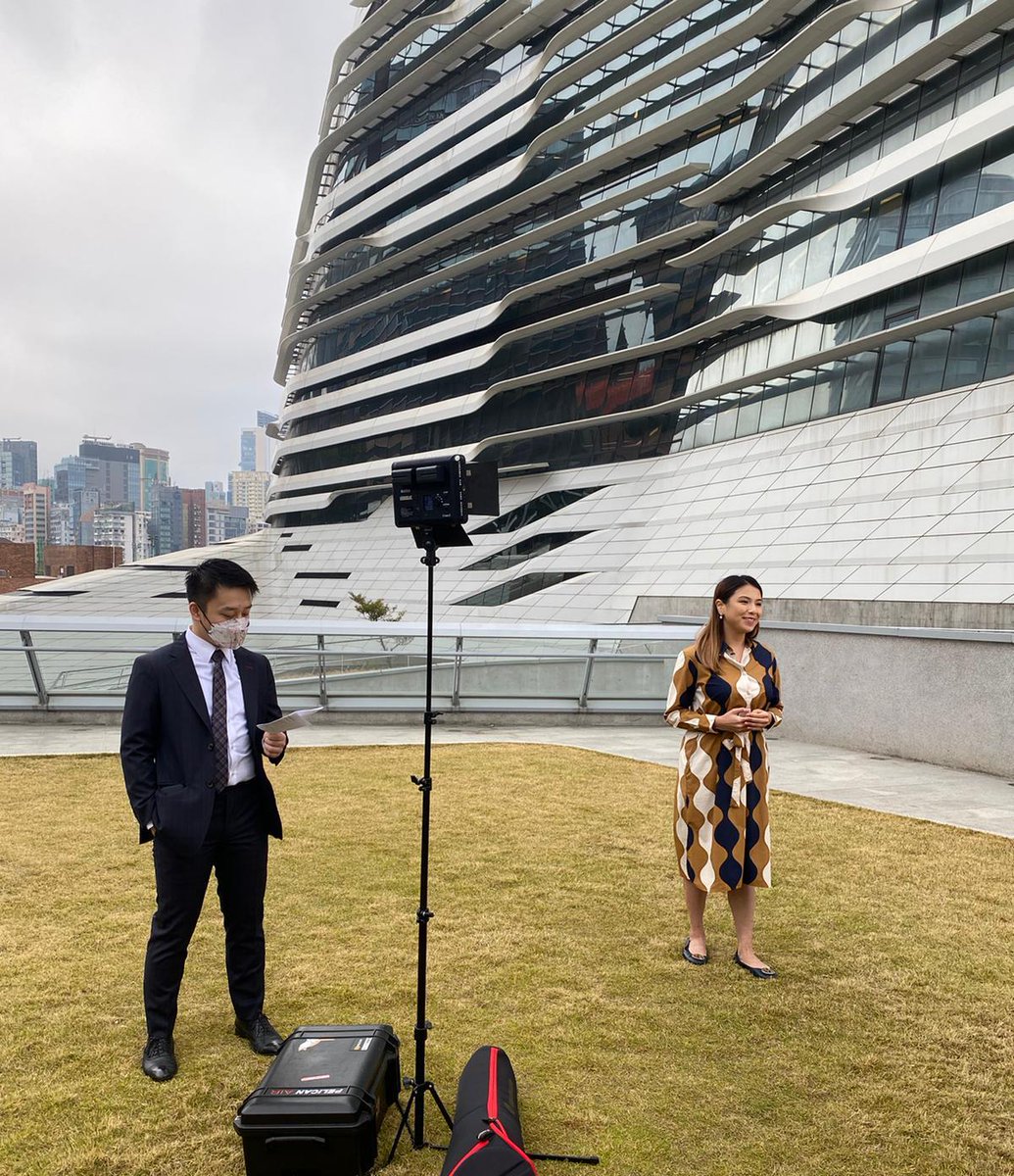 HKPolyUENGL's tweet photo. Our BA in #English and #AppliedLinguistics #BAEAL programme leader @DennisTay5 and two BA alumni, Vivian and Justin, recently involved in a video shooting by @polyugeo to promote the programme. Stay tuned for the new video!
About BAEAL👉 https://t.co/3fl5IRwpvy
#StudyAbroad https://t.co/7X3E8c9joo