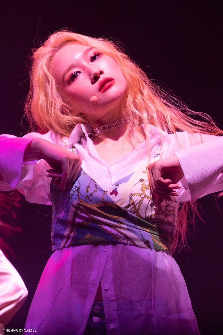 a short thread of siyeon with chokers for science purposes