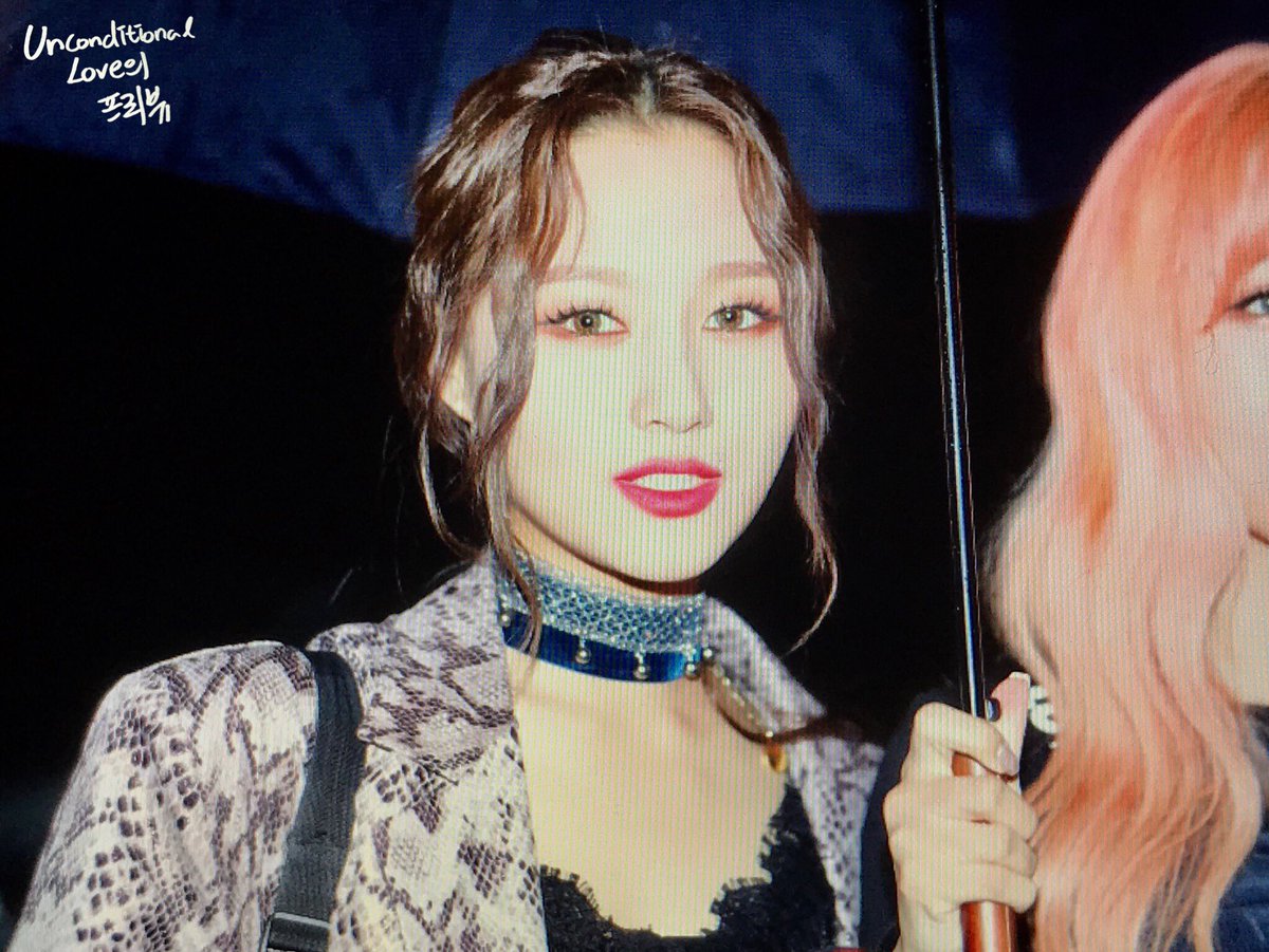 a short thread of siyeon with chokers for science purposes