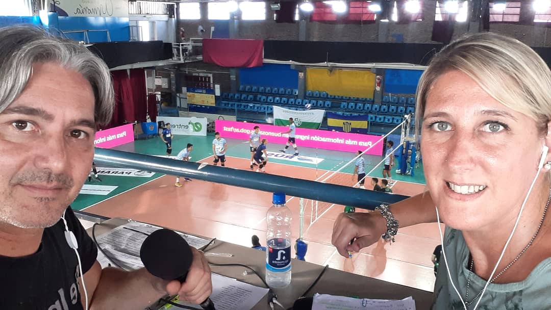 maxibusti's tweet photo. #LVA Cuarta temporada consecutiva acompañando el voley nacional, esta vez en la máxima categoría a través de @tycsportsplay 🏐🇦🇷 la ex pantera Ivana Müller, paranaense y comentarista de excelencia en la Liga de Voleibol Argentina @VoleyACLAV
https://t.co/kVNn2RgxiS https://t.co/7rflocKhlU