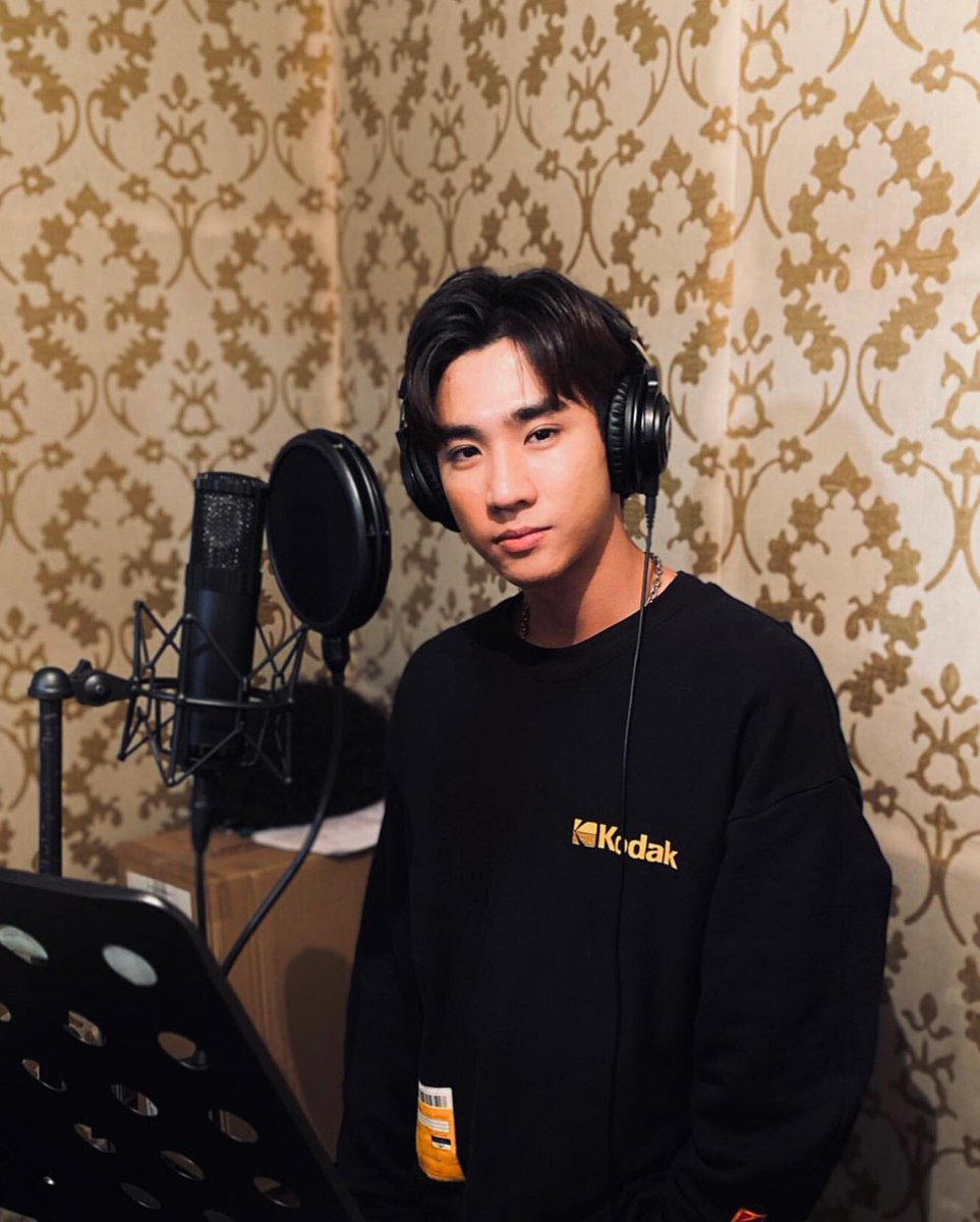 PerthTanaponPH's tweet photo. Start creating a masterpiece with a song in you heart and a melody in your mind 🎧 🎵 🖤
ctto: 1week1song 
#YouWin #เธอชนะ #OneweekonesongxPerth #perthppe #perthtanapon #KDPPE https://t.co/GkiGT96Xh9