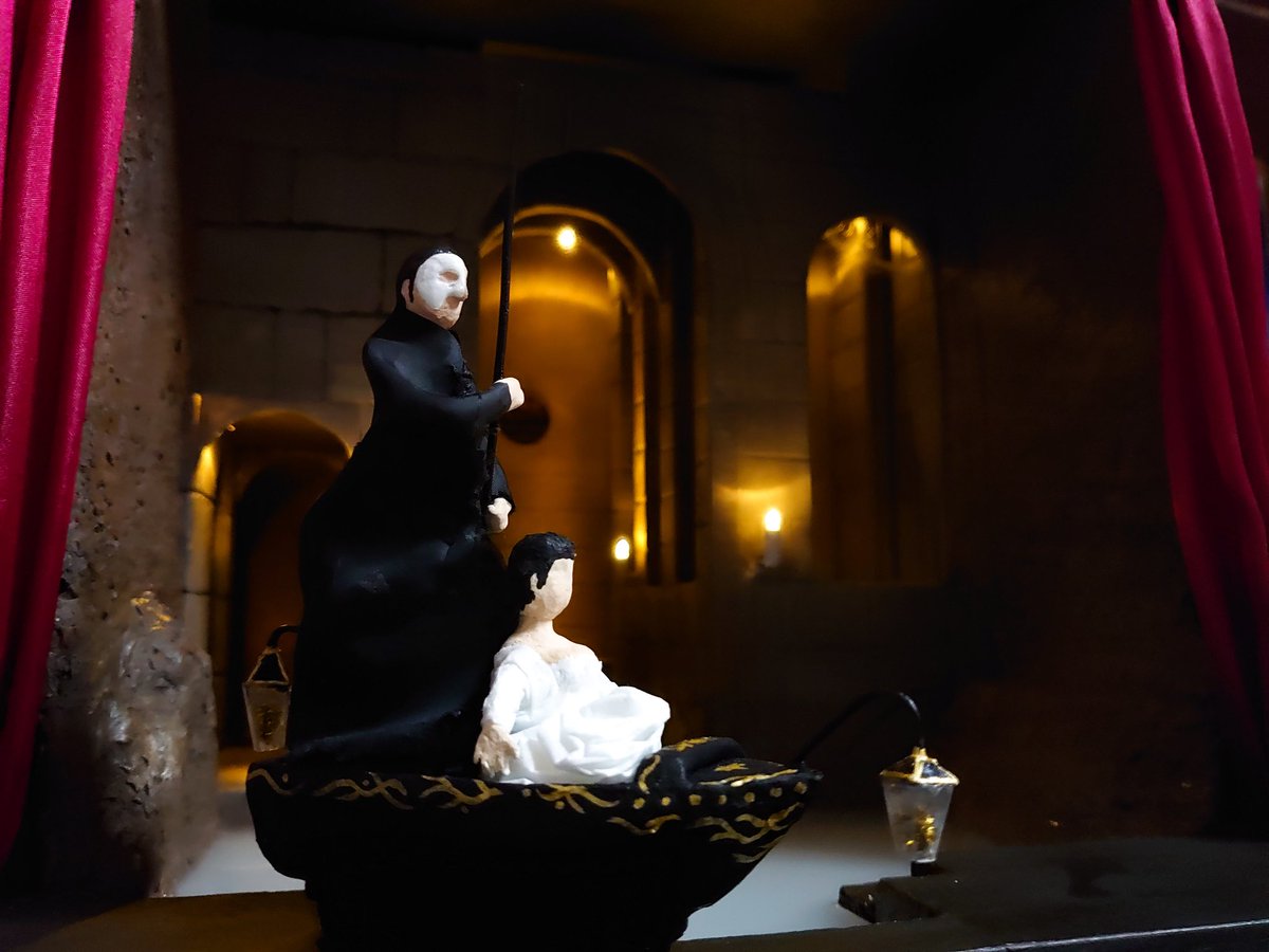 映画 #オペラ座の怪人 怪人の隠れ家へと続く地下水路✨ 水は本物です