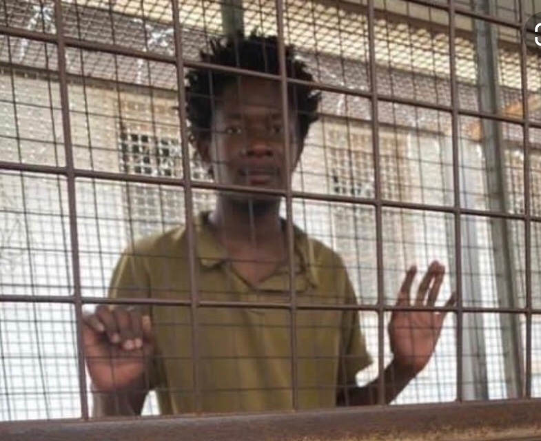 DougColtart's tweet photo. #FreeAlanMoyo trending at No.3. 

Here’s what I propose...

At exactly 10AM today let’s all tweet #FreeAlanMoyo so we push it up to No.1 and, because it’s a cause we know Alan supports, let’s also add #SaveOurEducationZw and make them the TOP TWO trends today. 

Spread the word! https://t.co/HvK6zcyiXs