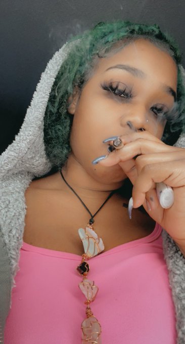 When u got no room to be as weak as you feel... Smoke it off &amp;get up 🤌🏾💨 https://t.co/ZNjWbnTUFI<a href="/tag/fluffywine"class="tags"><span>#fluffywine</span></a>