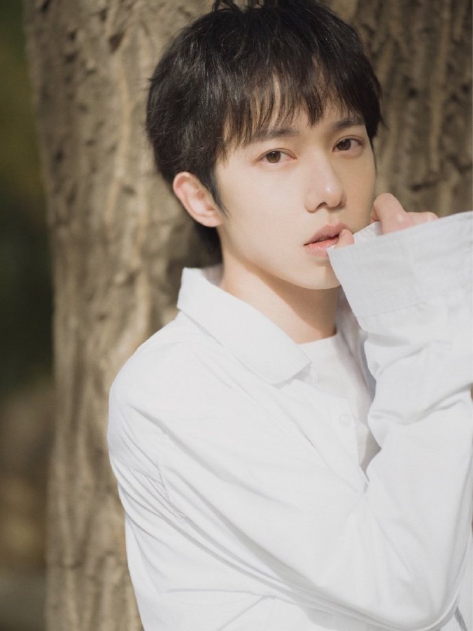 ultrimiko's tweet photo. Stage Name : Rimiko 
Name : Li Junhao (李俊濠)
Birthday : 1997-07-14
Height : 175cm
Weight : 55kg
Agent : Times Fengjun Ent.
Weibo : https://t.co/xMd17xTCzj
#Rimiko #LiJunhao #YouthWithYou2021 #YouthWithYou3 https://t.co/cXVY6gq3Mj