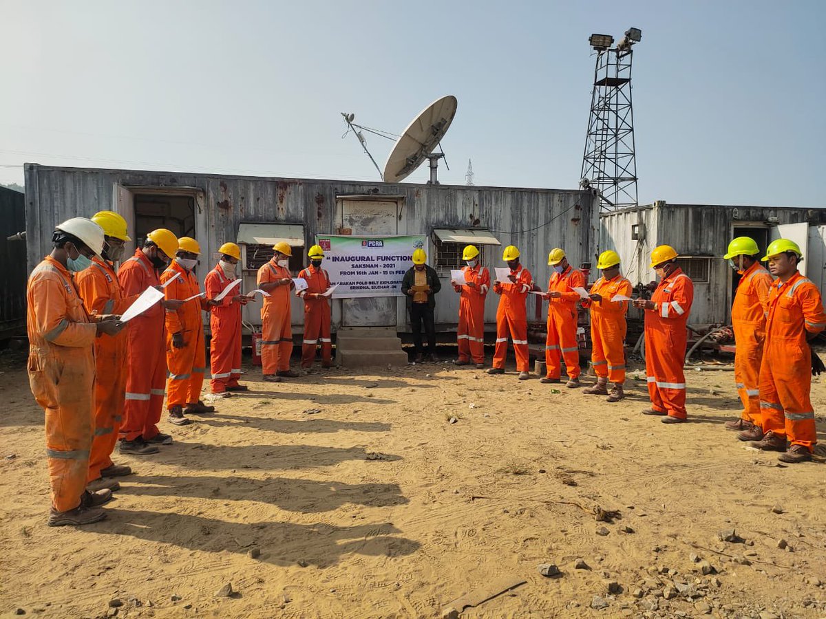ONGC_'s tweet photo. #ONGC reaffirms it’s commitment to a #CleanandGreenEnvironment by administering #Saksham2021 pledge at its projects like Agartala, Kakinada, Uran, Rajahmundry, Karaikal, Jorhat, Chennai, Vadodara, Mumbai, Dehradun & Silchar.
@pcraindia https://t.co/OIOwPjlPYA