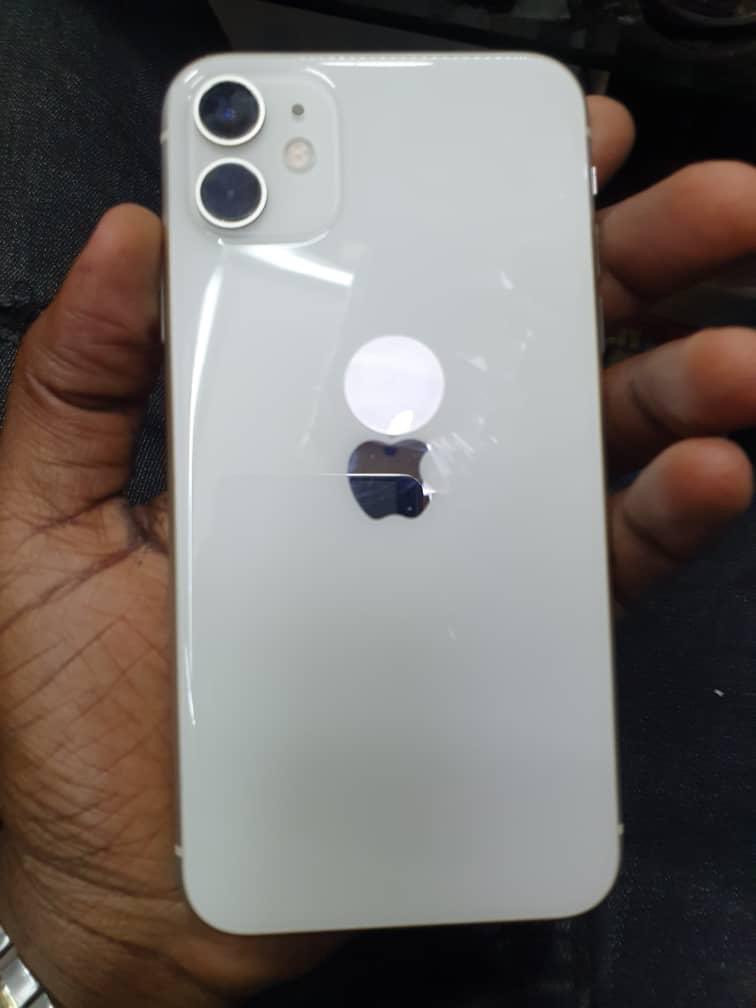 kiWycliffK's tweet photo. You can own this iphone 11, 64GB at only UGX 2.5M today. Dm @daphynlub or WhatsApp her on +256 784 902 768 for business. https://t.co/1ak5PvyVzD