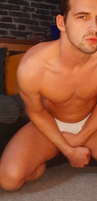 2 pic. https://t.co/V04L62UoAF
Uncensored pics and vids, custom content, regular content posted to my