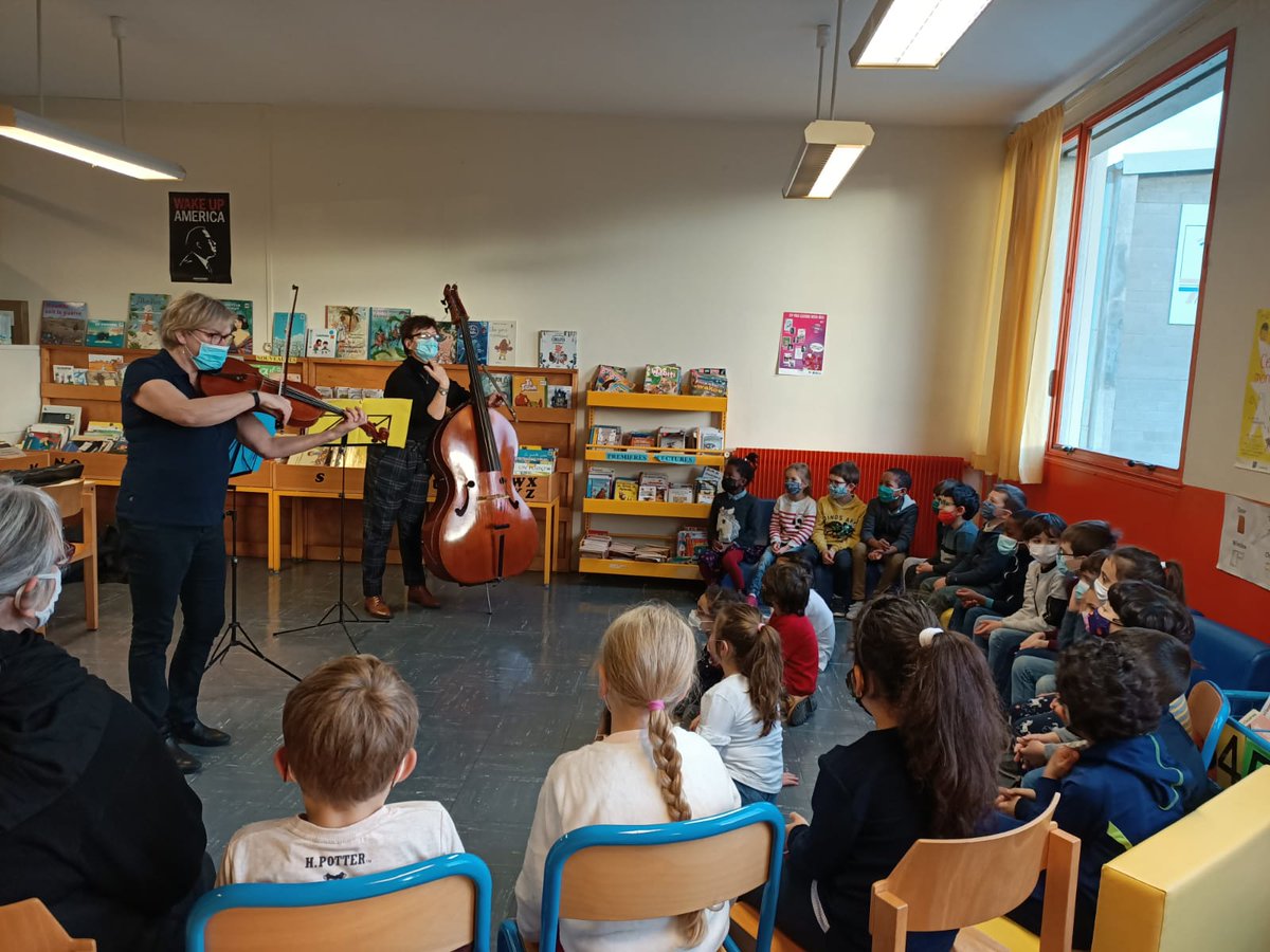 OrchestreOpéraMassy (@orchoperamassy) on Twitter photo Ce matin Ghislaine Rouits et Marie-Christine Dacqui présentent leurs instruments aux enfants de l'école Jean Moulin de <a href="/villedemassy/">Ville de Massy</a> !
<a href="/CDEssonne/">Département de l'Essonne</a> #actionculturelle Ce matin Ghislaine Rouits et Marie-Christine Dacqui présentent leurs instruments aux enfants de l'école Jean Moulin de <a href="/villedemassy/">Ville de Massy</a> !
<a href="/CDEssonne/">Département de l'Essonne</a> #actionculturelle