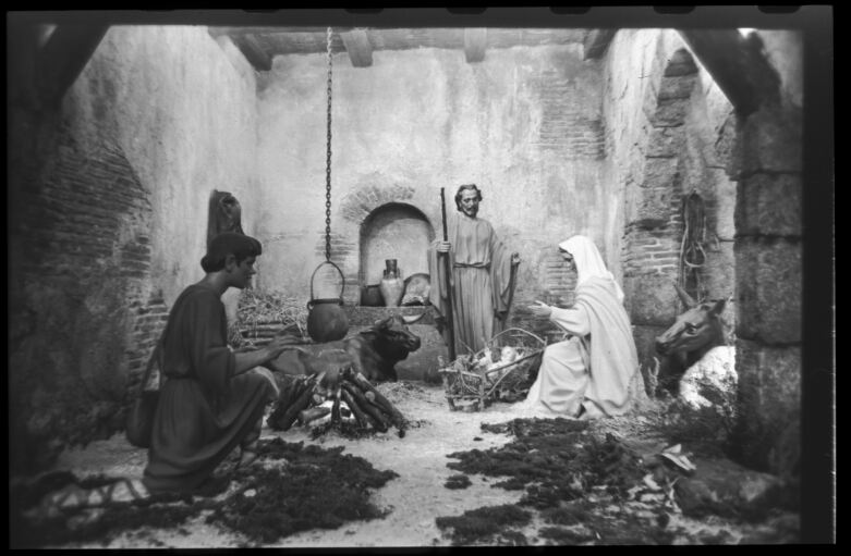 Me comenta una amiga, algo más mayor que yo , que el Belén de Almacenes Simeón era muy conocido. Encuentro algunas fotos de 1967 y 1968 en el archivo de Santos Yubero de  @PatrimonioCM