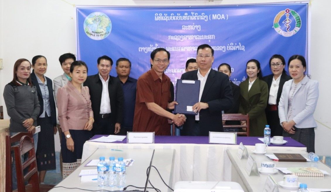 hpplaos's tweet photo. HPP-Laos has signed a MOA with the Government of Laos to implement a project that assist People Living With HIV in Bolikhamxay Province.
HOPE is the name of the project, and it is starting up this week. https://t.co/kxxj2bhMoQ https://t.co/OixoBRf61u