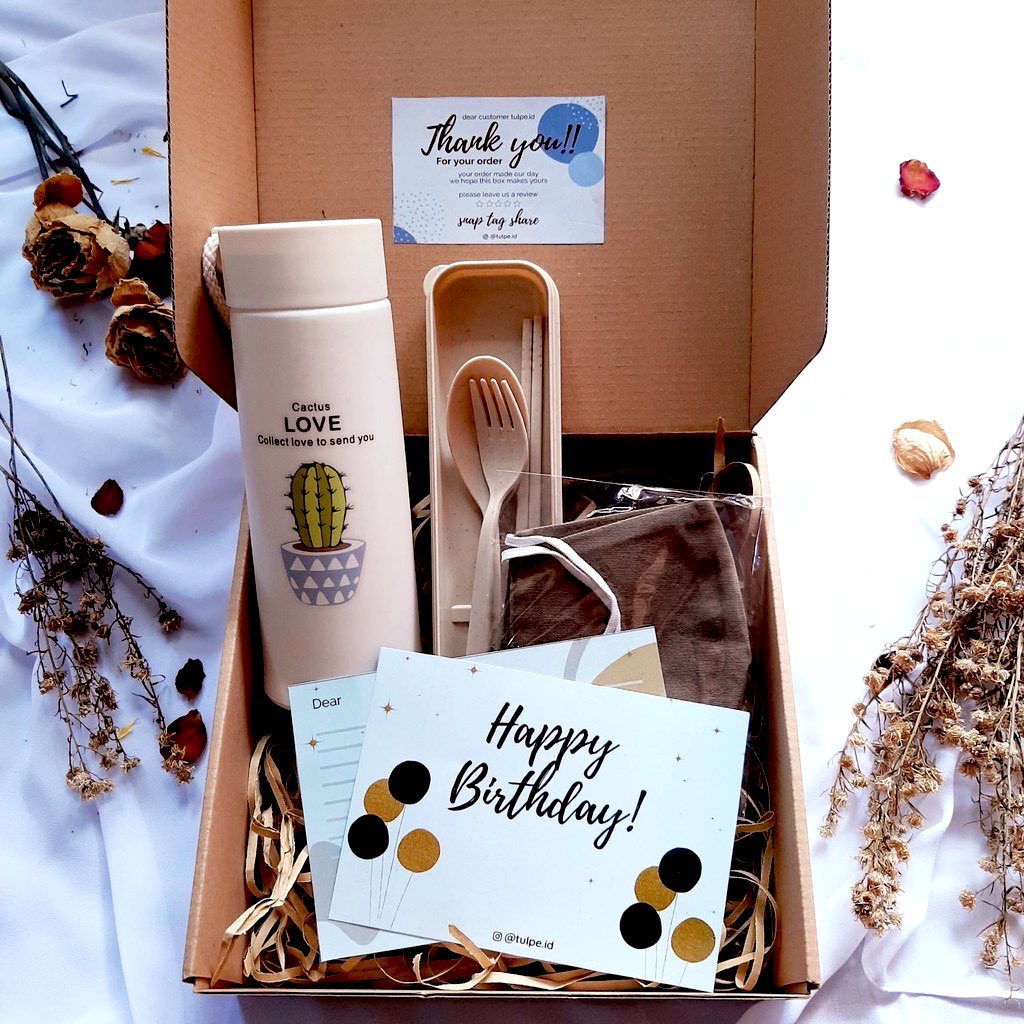 tritolshopmurah's tweet photo. Temen nikah, ulang tahun atau lahiran gak bisa dateng, bingung mau kasih kado apa? 

Nih kumpulan hampers set terjangkau under 150k estetik di Shopee! 

✨✨Thread Menarik ✨✨ https://t.co/ckjIRIFEzc