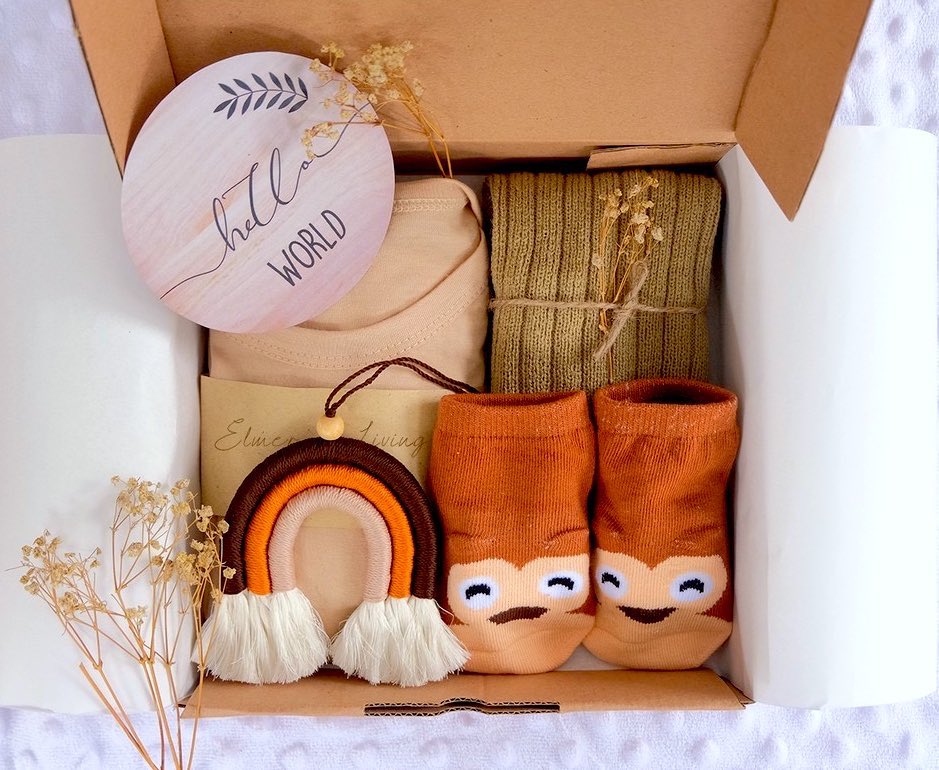 tritolshopmurah's tweet photo. Temen nikah, ulang tahun atau lahiran gak bisa dateng, bingung mau kasih kado apa? 

Nih kumpulan hampers set terjangkau under 150k estetik di Shopee! 

✨✨Thread Menarik ✨✨ https://t.co/ckjIRIFEzc
