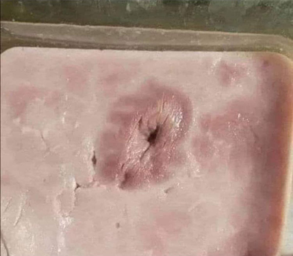 Typisk! Rævhullet på grisen kom akkurat i mi skinkepakke!