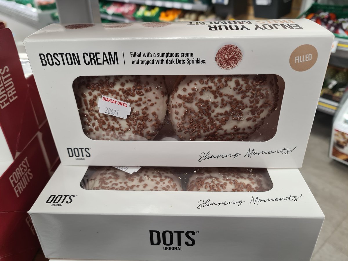 Call into Co-op Cromwell Street, Sty for that Friday feeling fix.
Popdots  .... £1, caramel, dark hazelnut & pink and white ❤
Boston Cream & Forest Fruits doughnuts .... £1.25!
Hot food available daily! 
Seattle Best Coffee!

@weloveSY 
@Nicolbockrglory 
@HebridesNews 
@coopuk