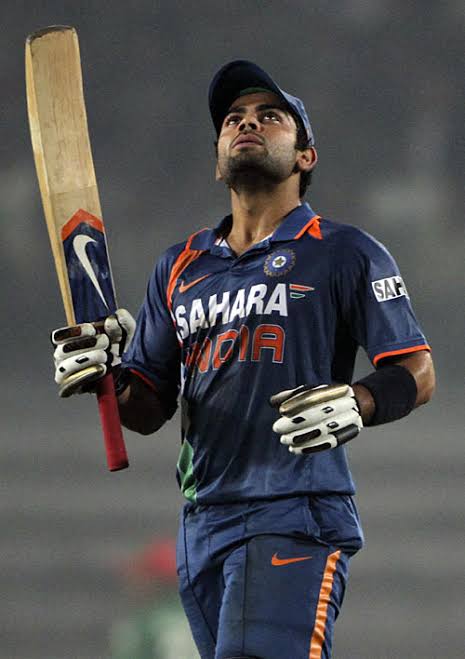 A THREAD ON VIRAT KOHLI VS SOUTH AFRICA IN ODIs.1.IND VS SA 2009/10 ODI SERIES IN INDIAIt was debut series for virat against south africaHe played at the position of 5/6 in that series.INNINGS-2RUNS-8850s-1avg-44H.S-57 #Viratkohli